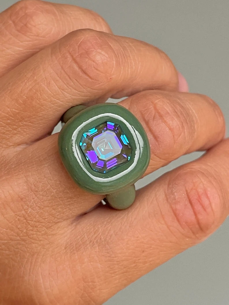 Dark green polymer ring with iridescent 10mm square Swarovski