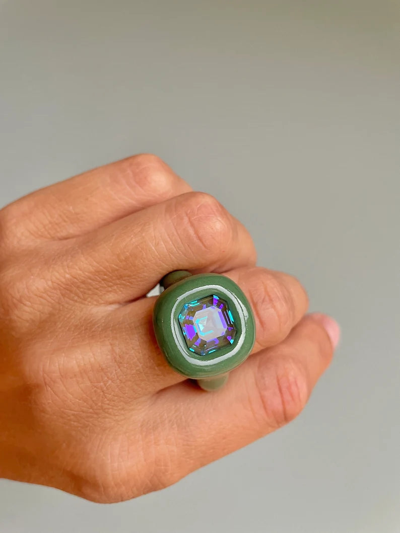 Dark green polymer ring with iridescent 10mm square Swarovski