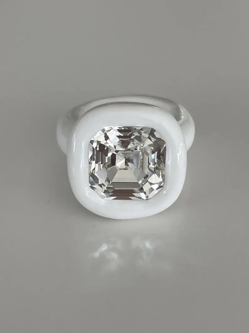 White summer must have ring 14mm square crystal