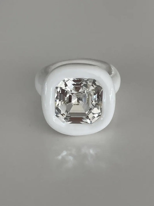 White summer must have ring 14mm square crystal