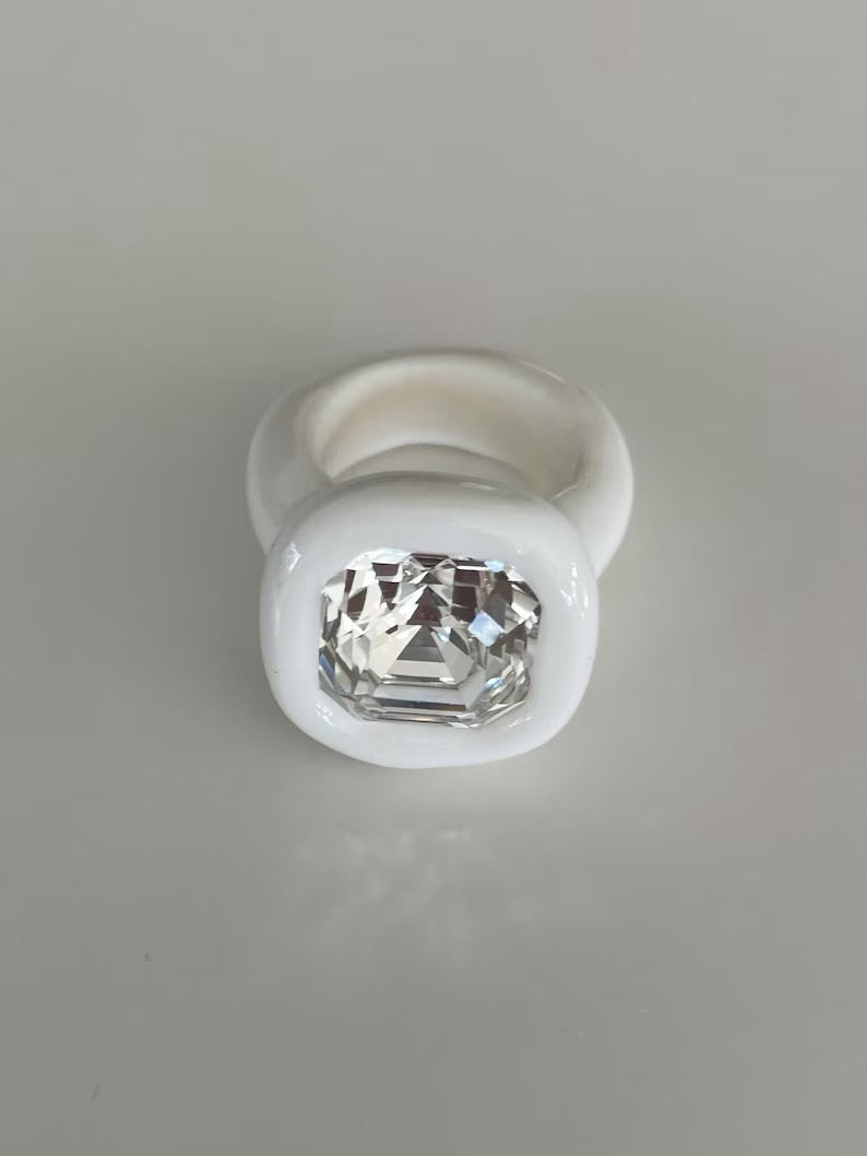 White summer must have ring 14mm square crystal